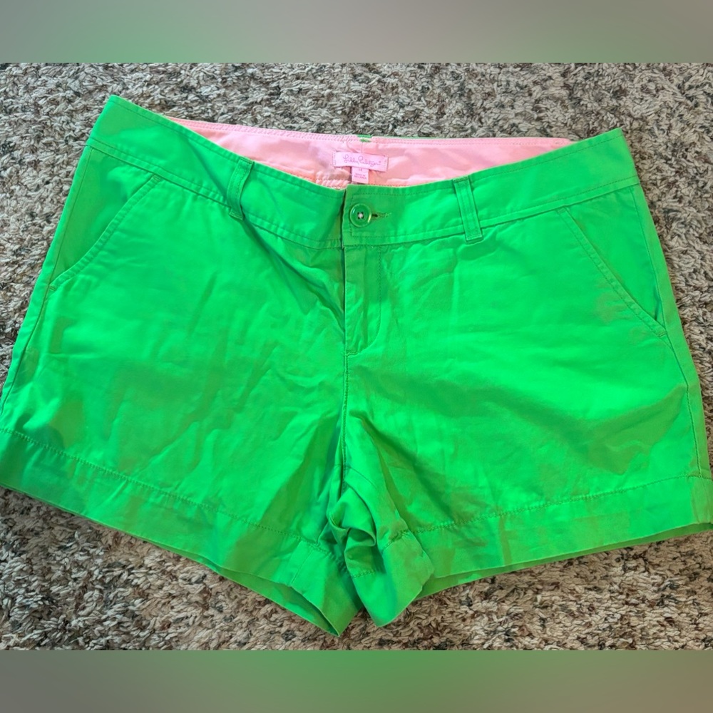 Lilly Pulitzer Women’s size 14 green Callahan short. 5” inseam. 100% cotton